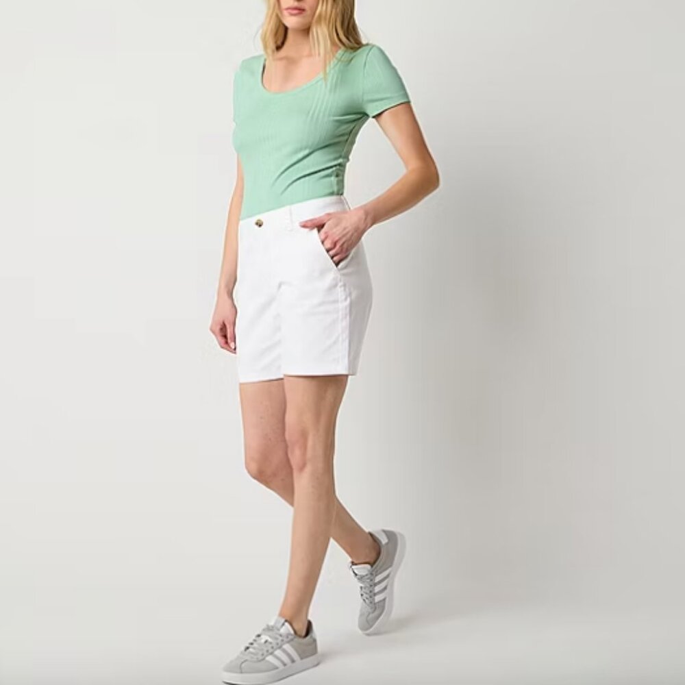 a.n.a Womens 7" Petite Mid Rise Chino Short , White sz 16P 925571